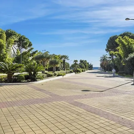 2 Bdr Next To The In Puerto Banus Apartment