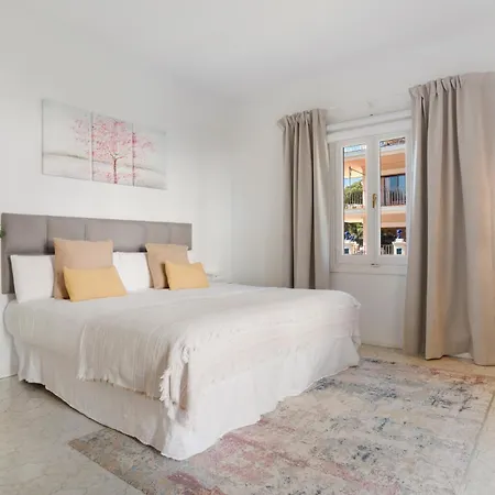 Apartment 2 Bdr Next To The In Puerto Banus *