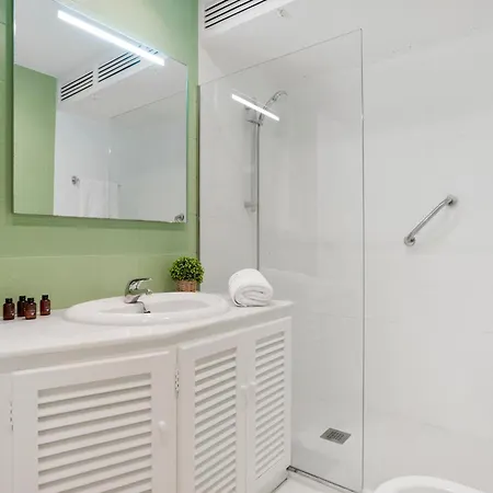 2 Bdr Next To The In Puerto Banus * Марбелья