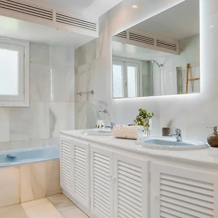 2 Bdr Next To The In Puerto Banus Apartament