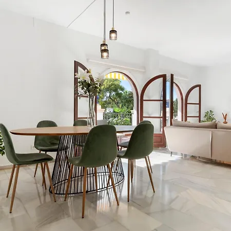 2 Bdr Next To The In Puerto Banus Апартаменты