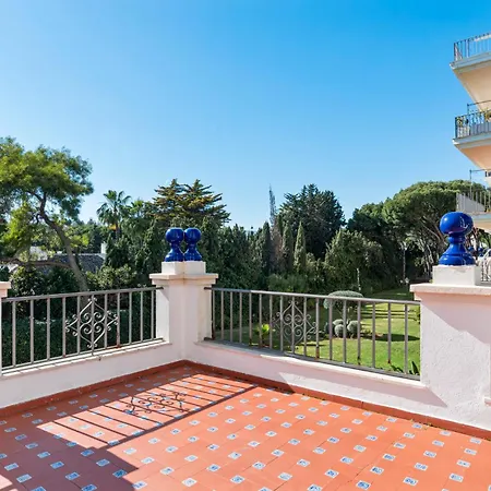 2 Bdr Next To The In Puerto Banus