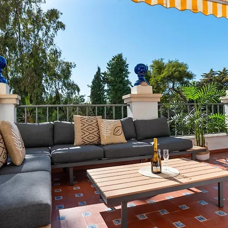 Apartment 2 Bdr Next To The In Puerto Banus Marbella