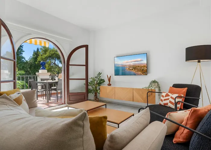 2 Bdr Next To The In Puerto Banus 아파트 마르베야