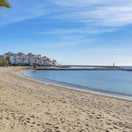 2 Bdr Next To The In Puerto Banus Марбелья
