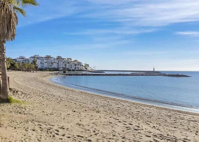 2 Bdr Next To The In Puerto Banus Marbella