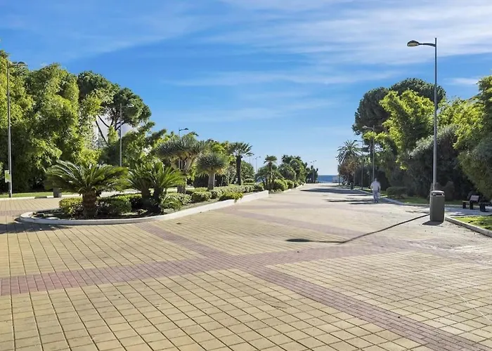 2 Bdr Next To The In Puerto Banus Apartment