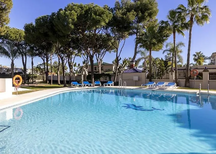 Apartment 2 Bdr Next To The In Puerto Banus