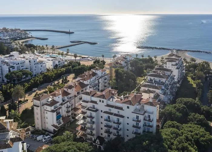 Apartment 2 Bdr Next To The In Puerto Banus